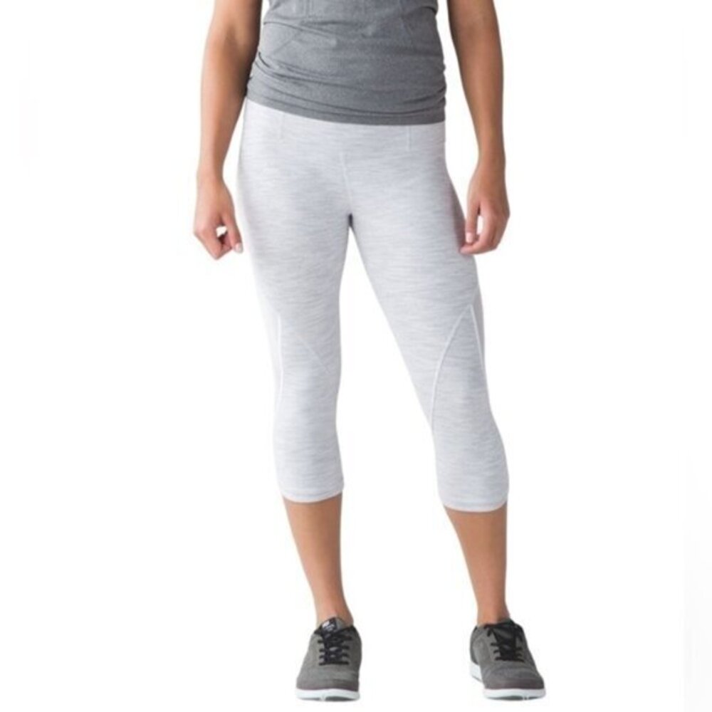 Lululemon Run With The Sun Crop Capri Leggings Grey Activewear Golf Pilates Gym